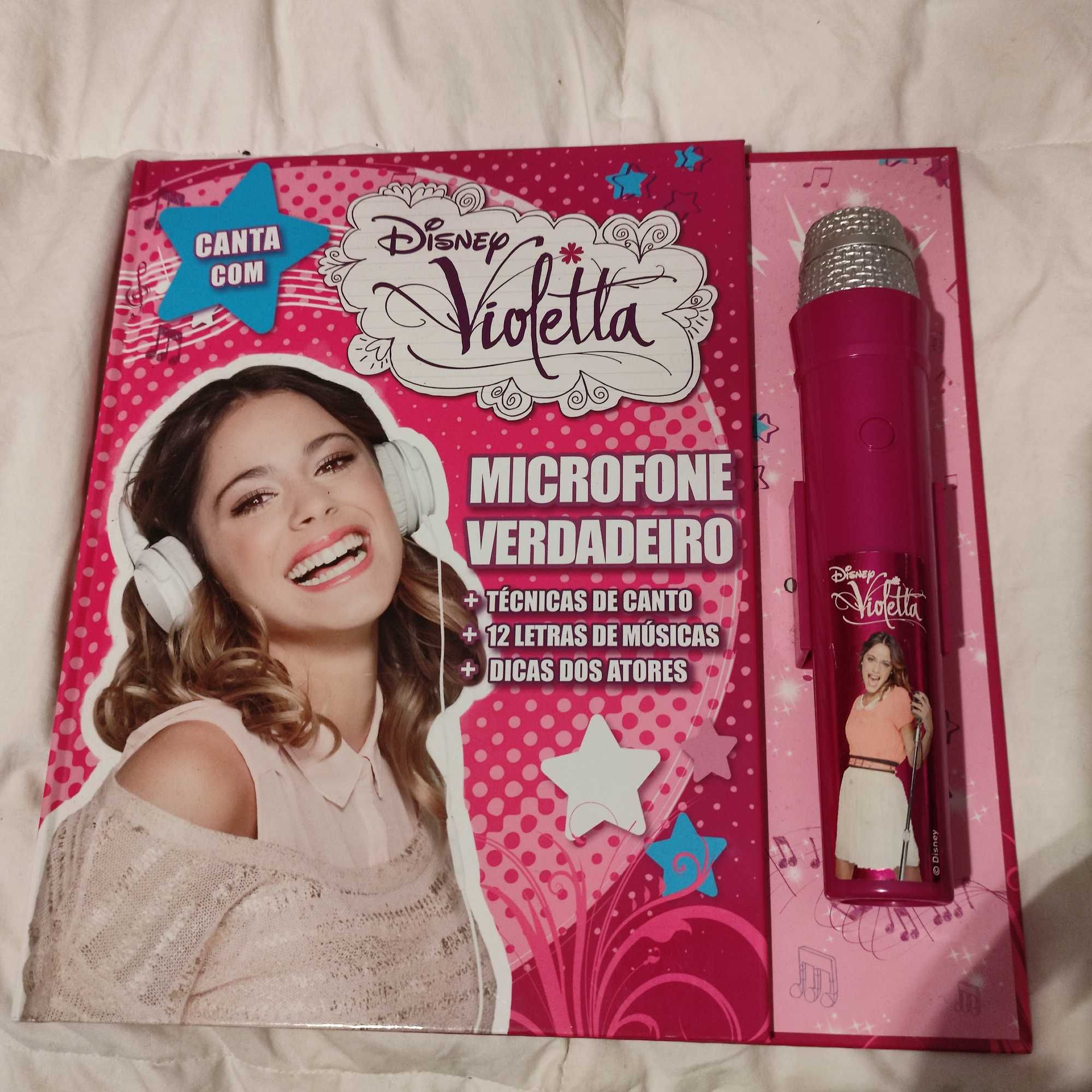 Livros e Microfone de Violetta