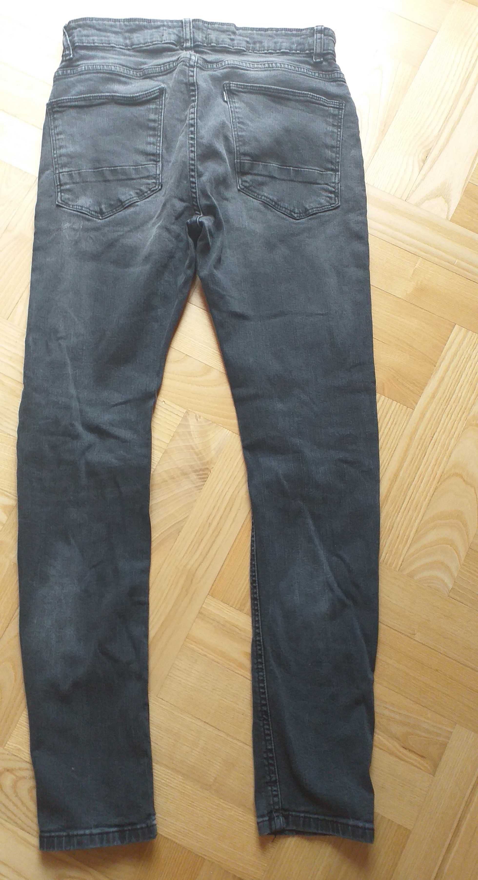 2 pary za 20 zł - Spodnie jeans House chłopięce 28/30 - czarne
