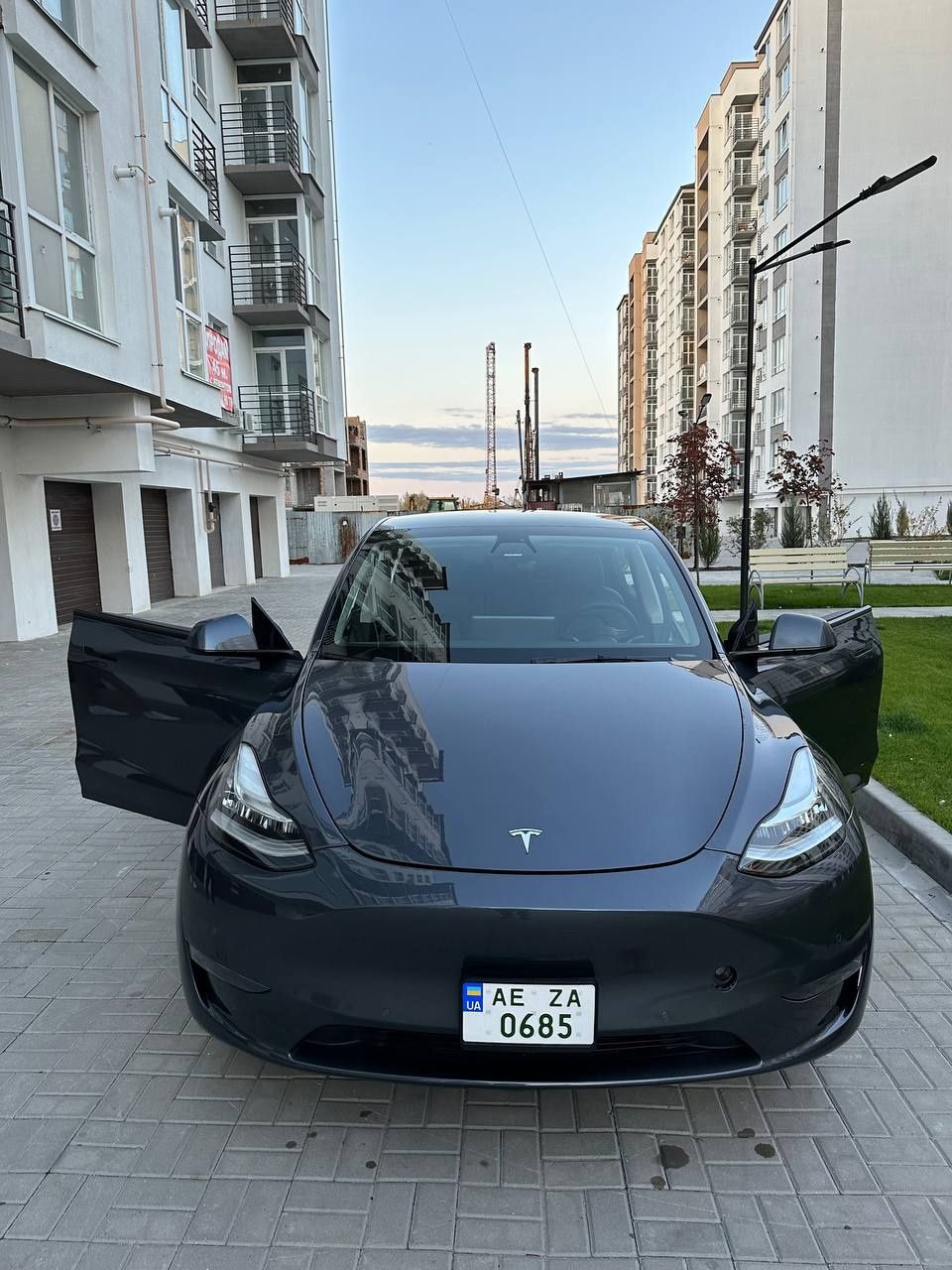 Tesla model y 2021 long range