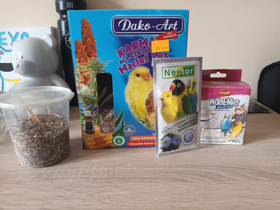 Jedzenie dla kanarków