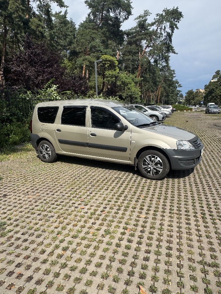 Renault Dacia Logan MCV 2012