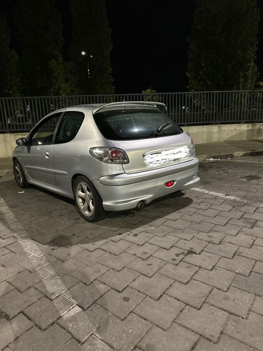 Vendo peugeout 206 versao quiksilver