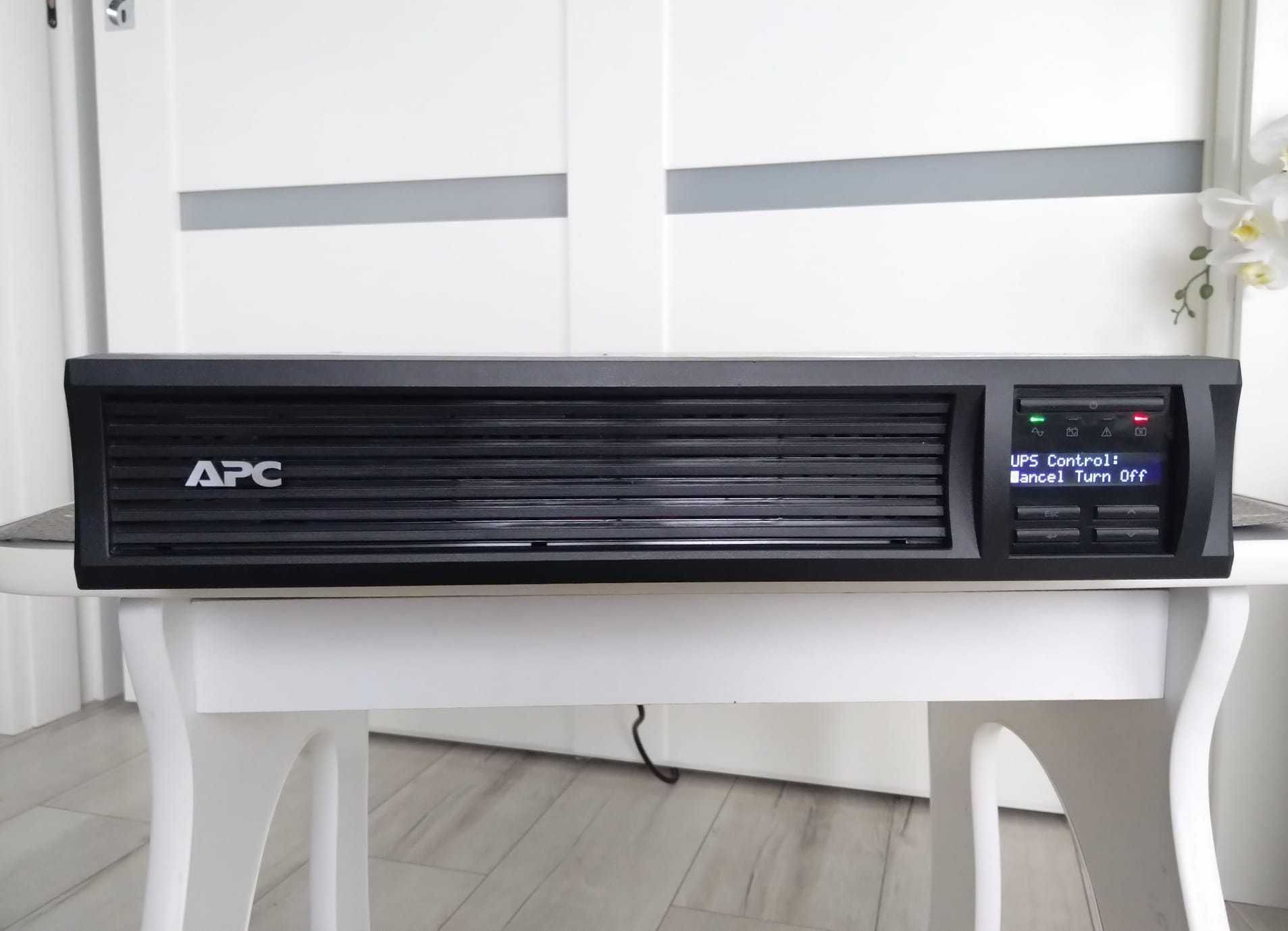 Zasilacz awaryjny UPS APC Smart 3000VA SMT3000RMI2U FV