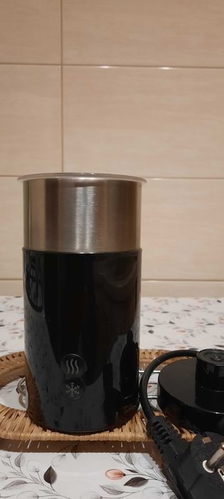 Elektryczny spieniacz do mleka