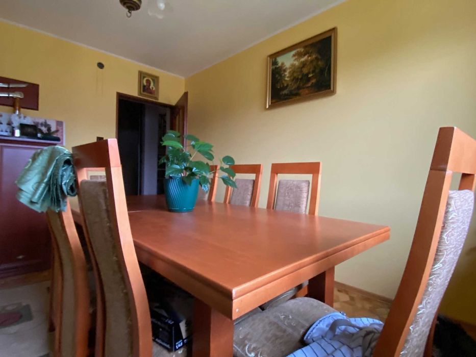 Jadalnia - stół i krzesła