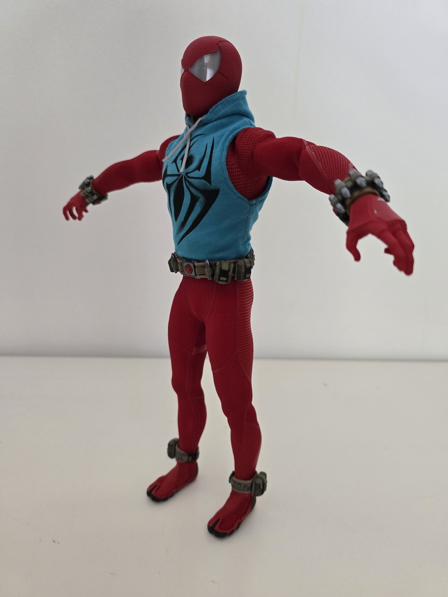 Hot toys spider man