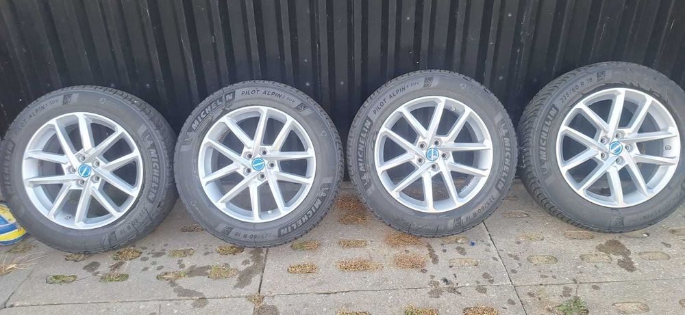 Sprzedam felgi z oponami zimowe +,czujniki .Ford Mustang Mach E