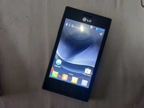Telemóvel - LG E610 - (Preto)