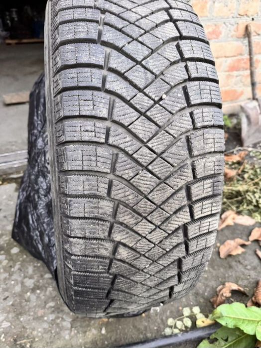 225 60 18 шини зима