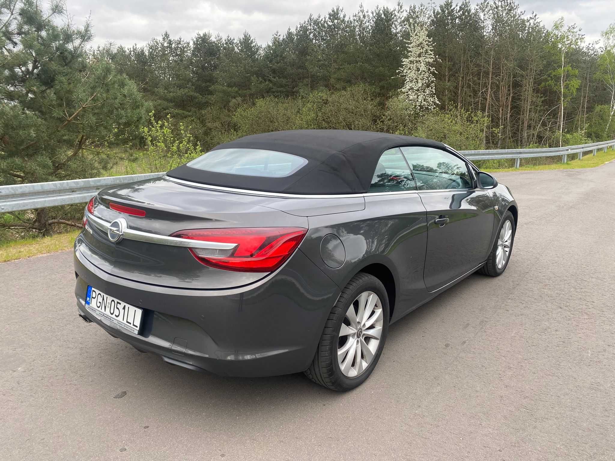 Opel Cascada Kabriolet na lato z małym przebiegiem