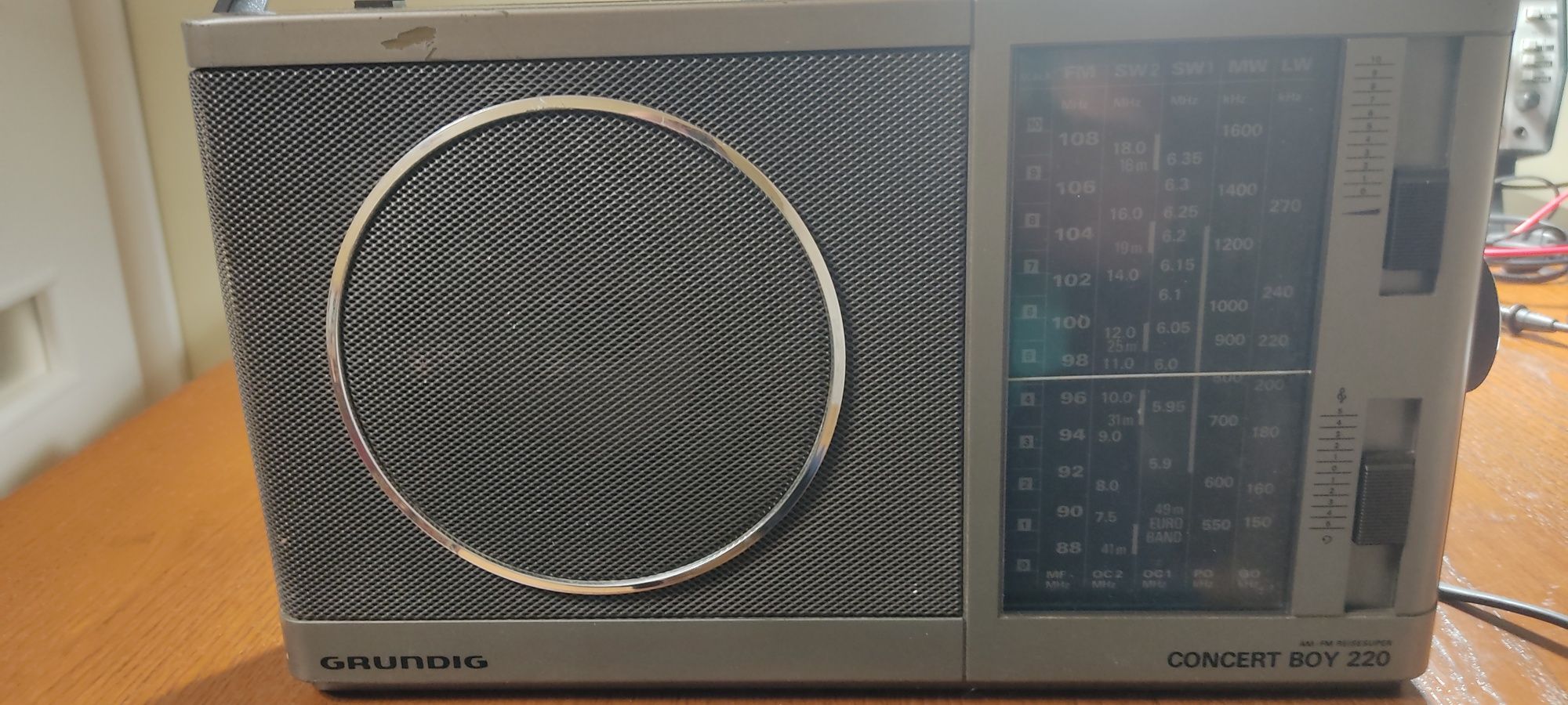 Radio Grundig Concert Boy 220