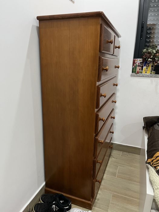 Camiseiro de madeira