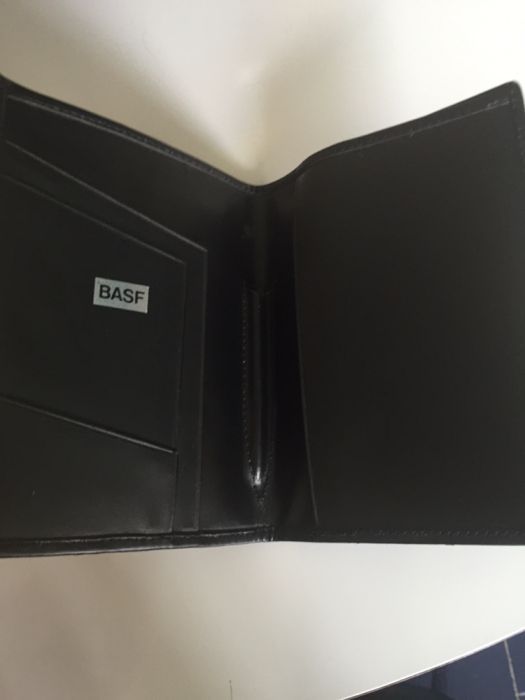 carteira de documentos de homem