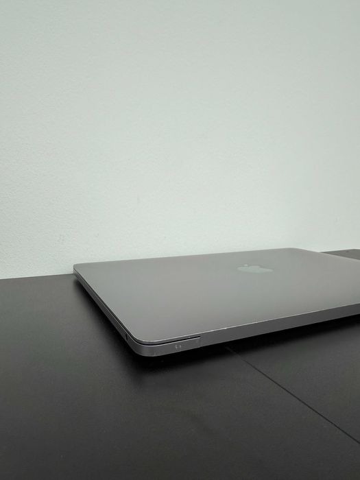 Macbook Pro 2017 (i5 /8gb /256 ssd)