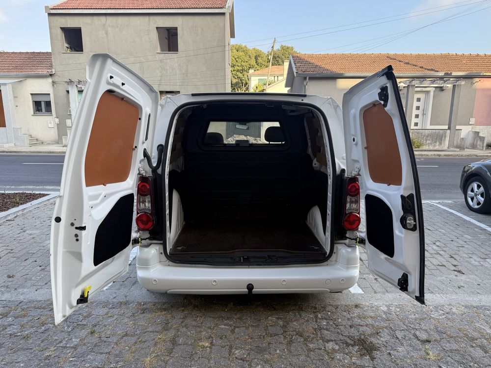 Peugeot Partner - 2013 c/ GPS - Full Extras (tipo Citroen Berlingo)