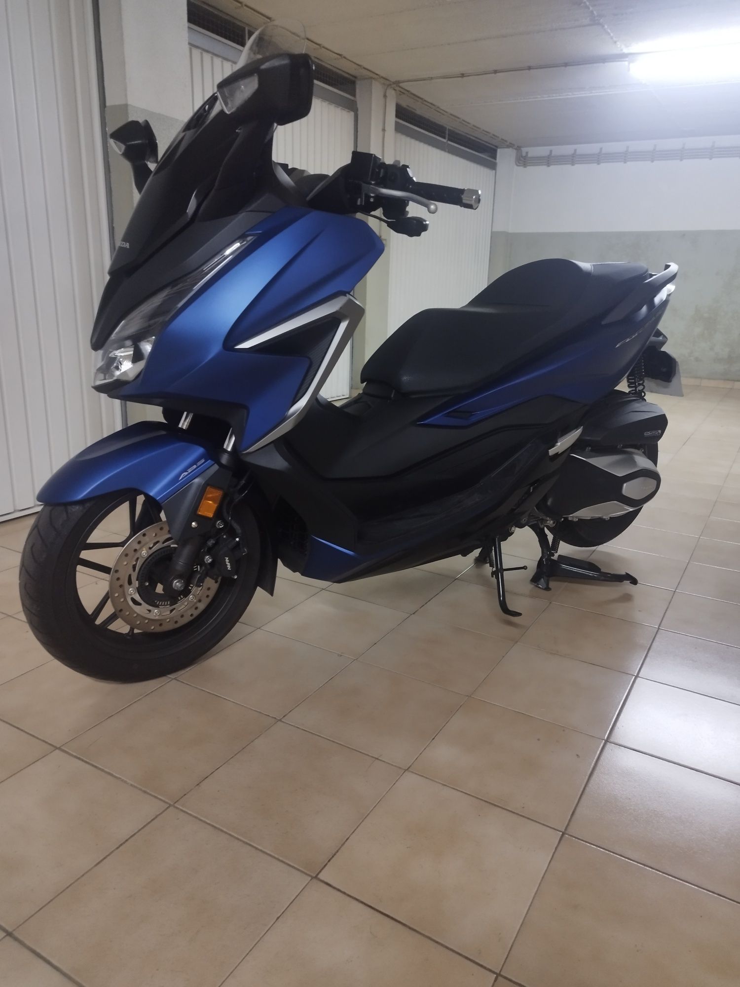 Honda forza 350,