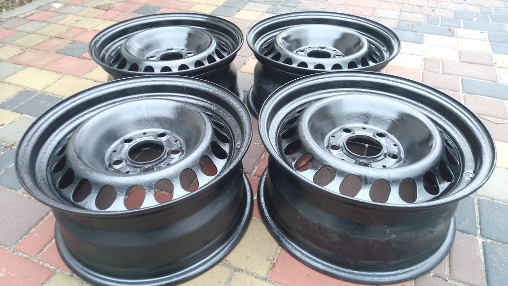 Диски металеві МерседесR15 5x112 66.6 ЕТ37 7j