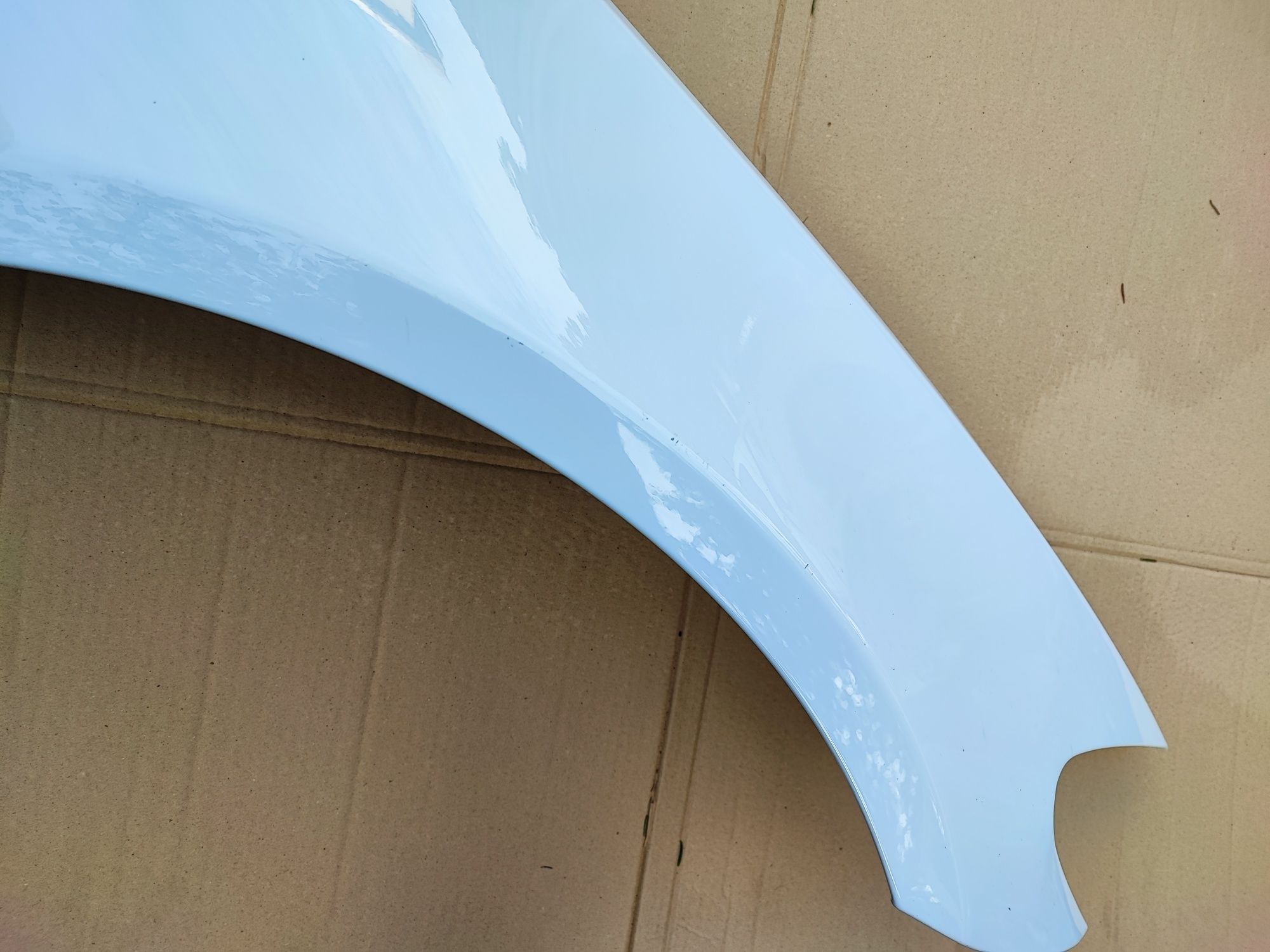 Błotnik przedni prawy BMW F10 F11 pierwszy lakier aluminium