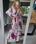 Sukienka 48 4xl biała w kwiaty kwiatki plus size