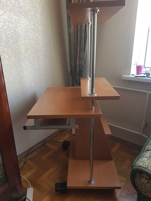 Письмовий стіл ВхШхГ 143х77х77см