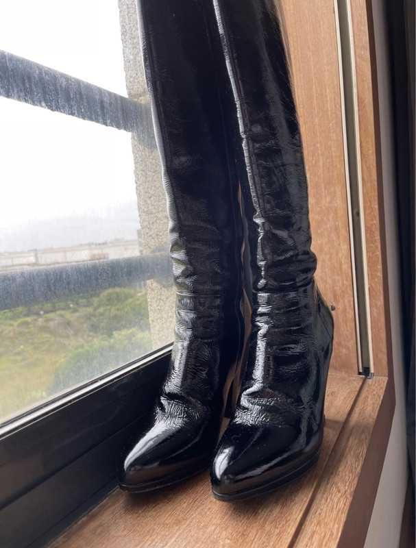 Botas Prada em vinil pretas