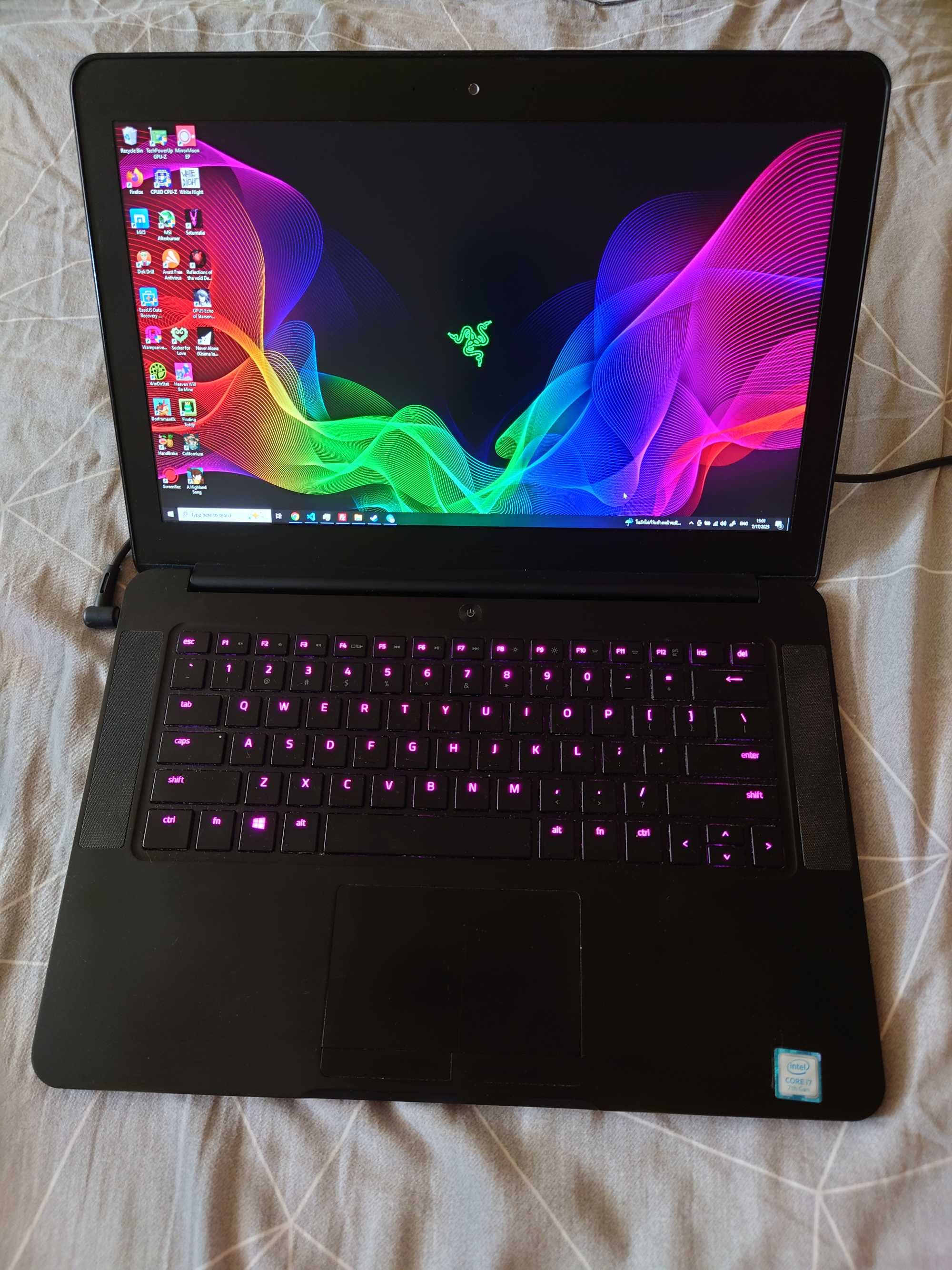 Razer Blade 14 i7-7700 GTX 1060 16GB 500GB SSD Linux/Win dual boot