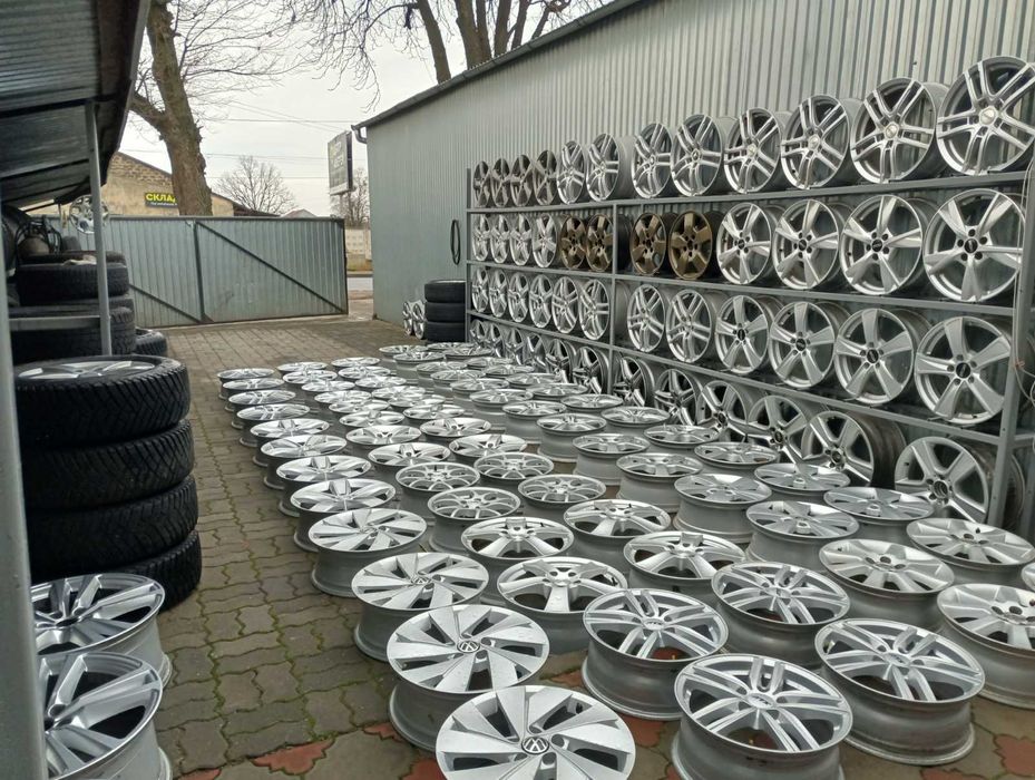 Продам Шини на 15. Continental 185*65. Майже нові 2024 рік.
