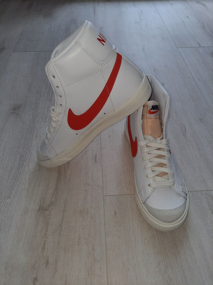 Оригінальні жіночі кросівки Nike Blazer Mid Vintage '77 (CZ1055-101)