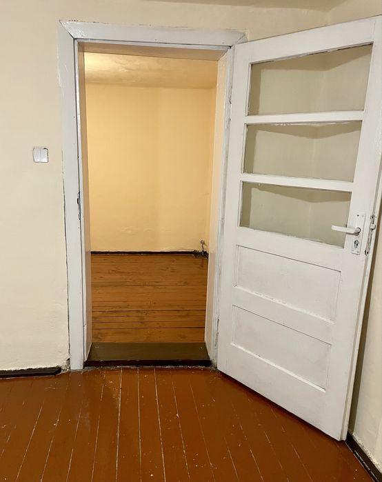 Будинок 40кв та ділянка 8 сотин