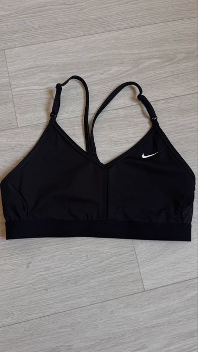 Топ спортивный nike