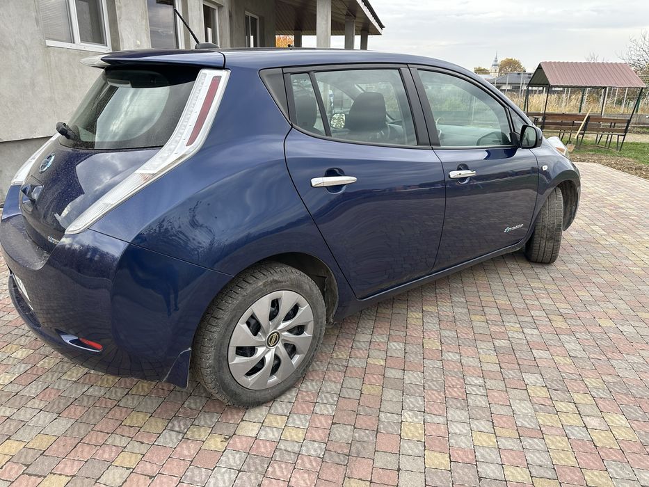 Nissan leaf 30kw 2017 року