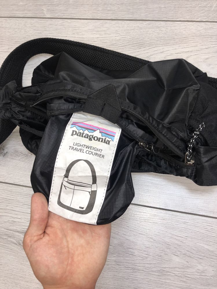 Сумка мессенджер Patagonia Lightweight Travel Courier Bag 15L
