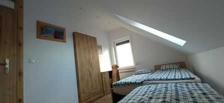 Apartament Gaj nad Jeziorem . Pokoje też  dla pracowników . Kajaki