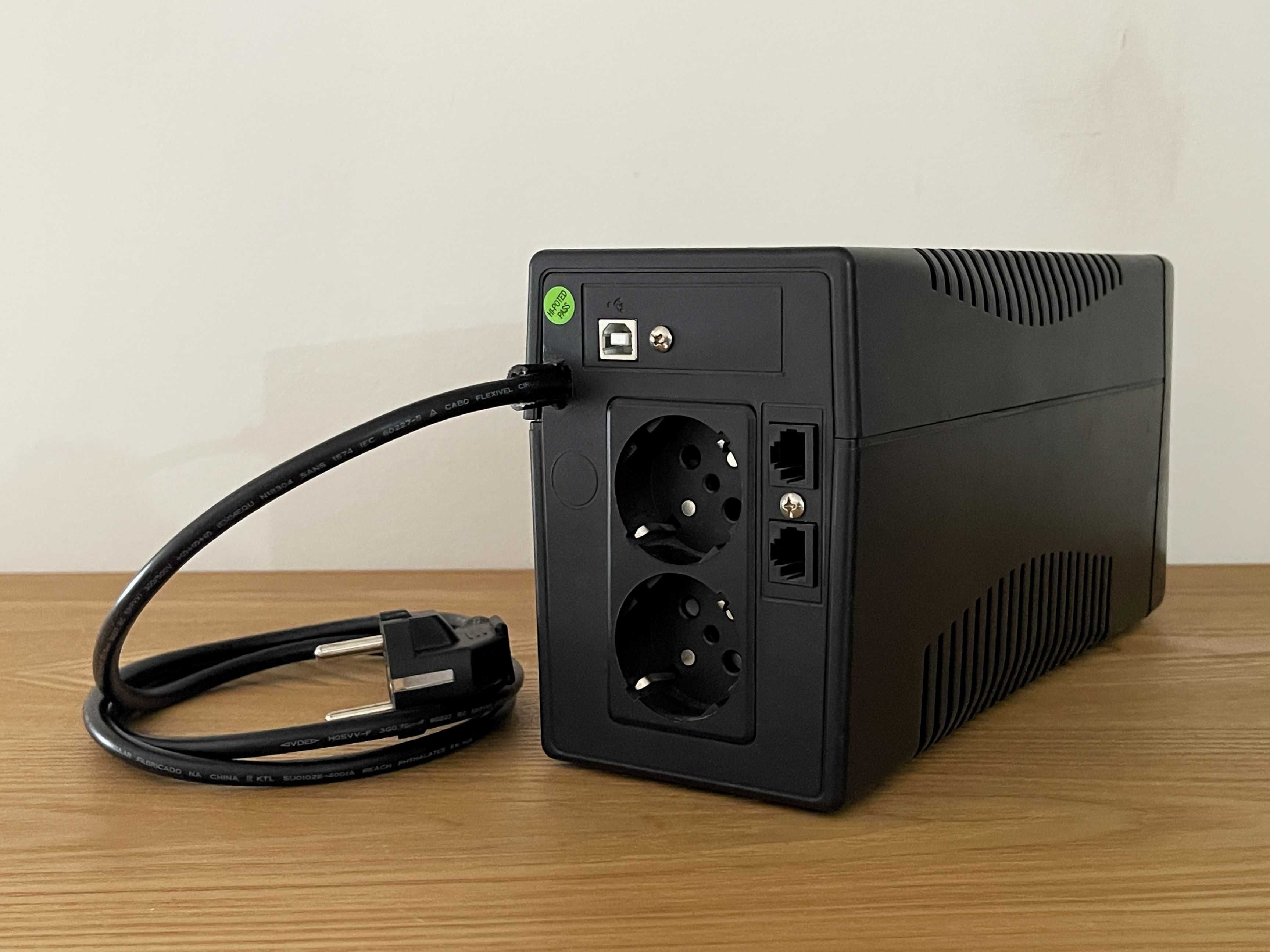 UPS PHASAK 850VA (Bateria Nova)