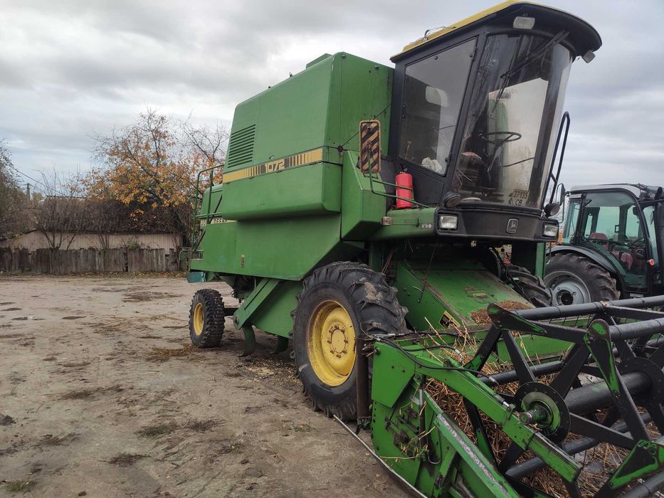 Комбайн John Deere 1072