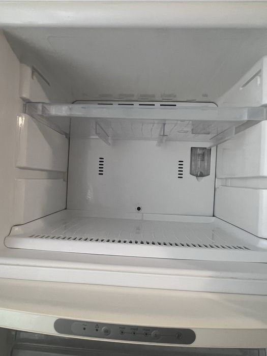 Холодильник Whirpool б505