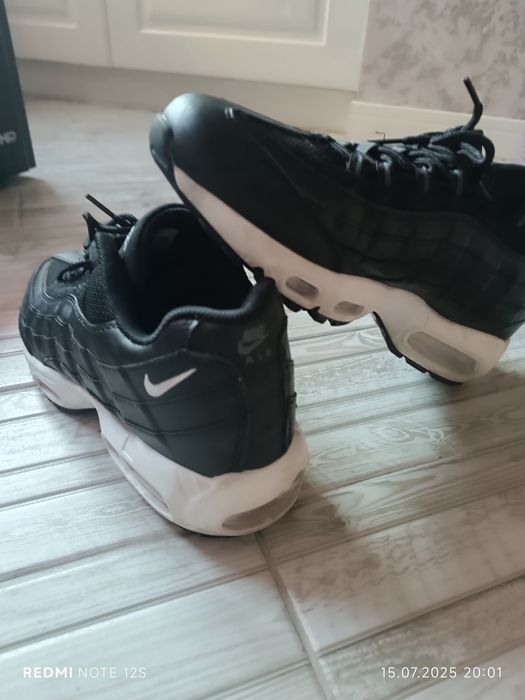 Продаю Air max 95