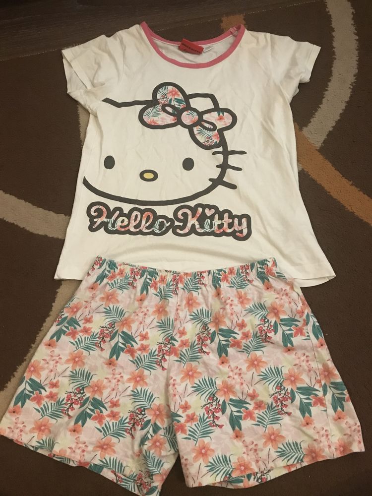 Pijama de verao da Hello Kitty, tamanho 6-8 anos