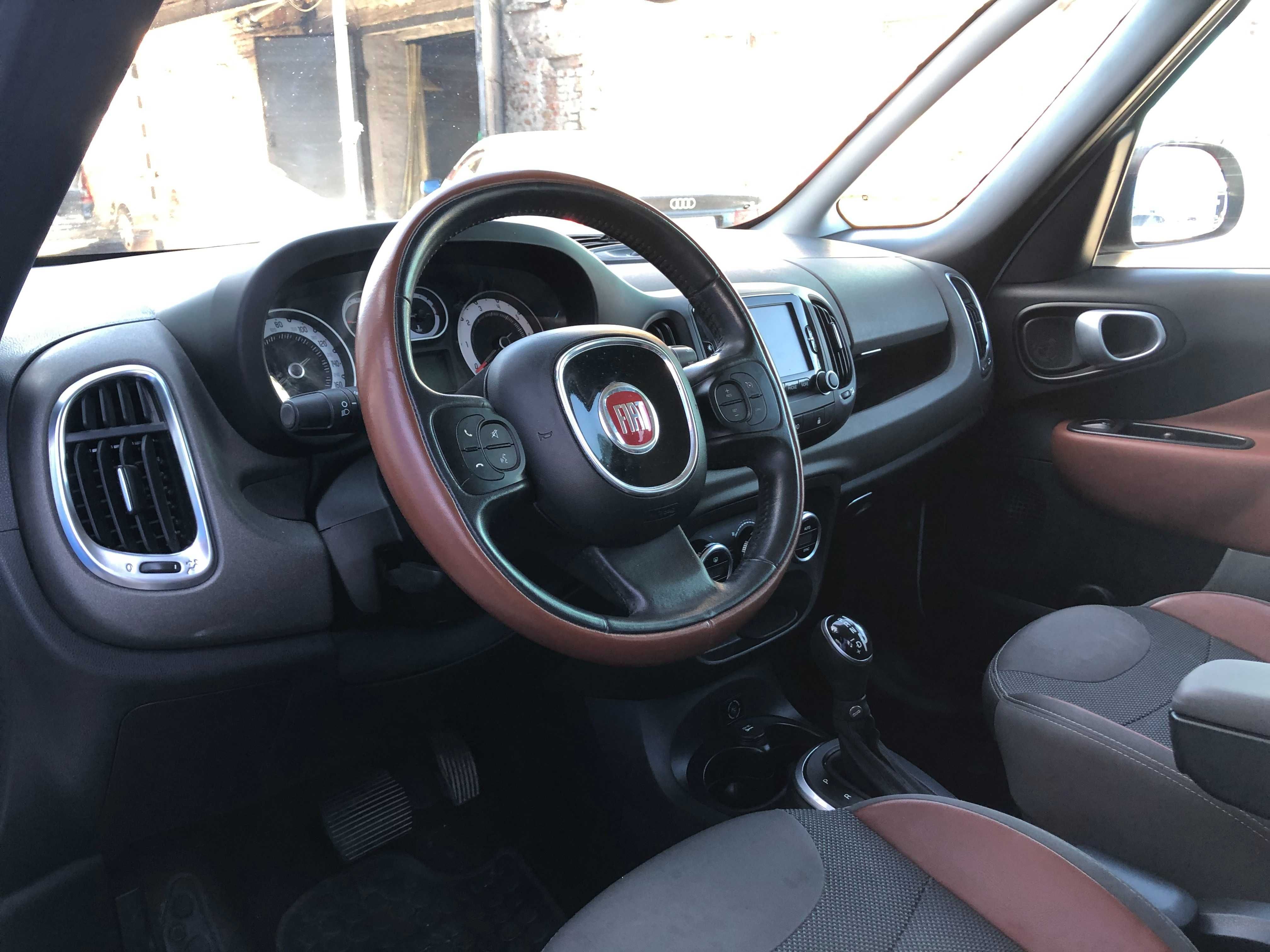 Продам Fiat 500L 1.4 ГАз-Бензин 120 л.с. на автомате 2015 года.