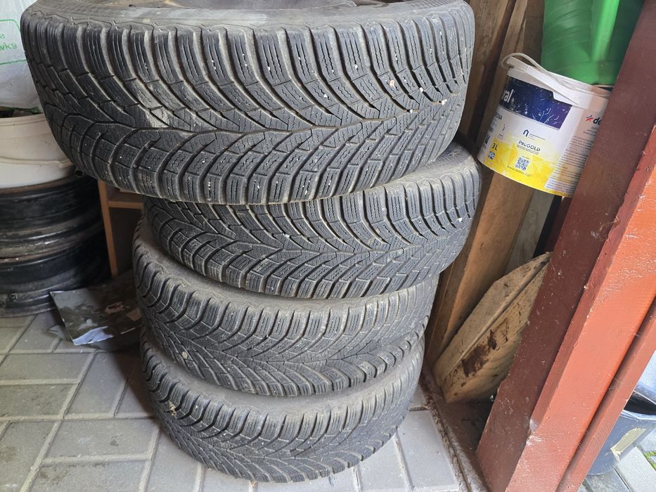 Opony zimowe Continental 205/55/16 + felgi stalowe 5x112 oryg VW