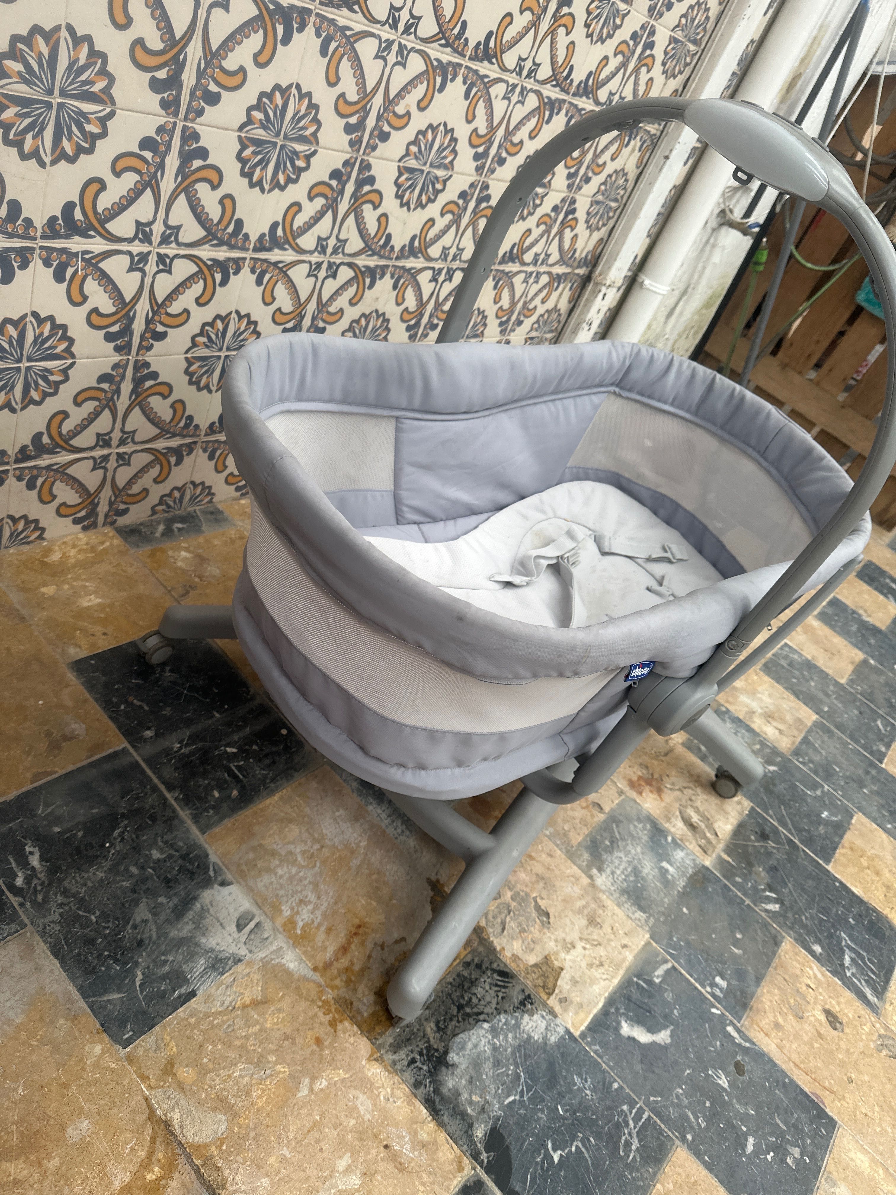 Berço chicco baby hug