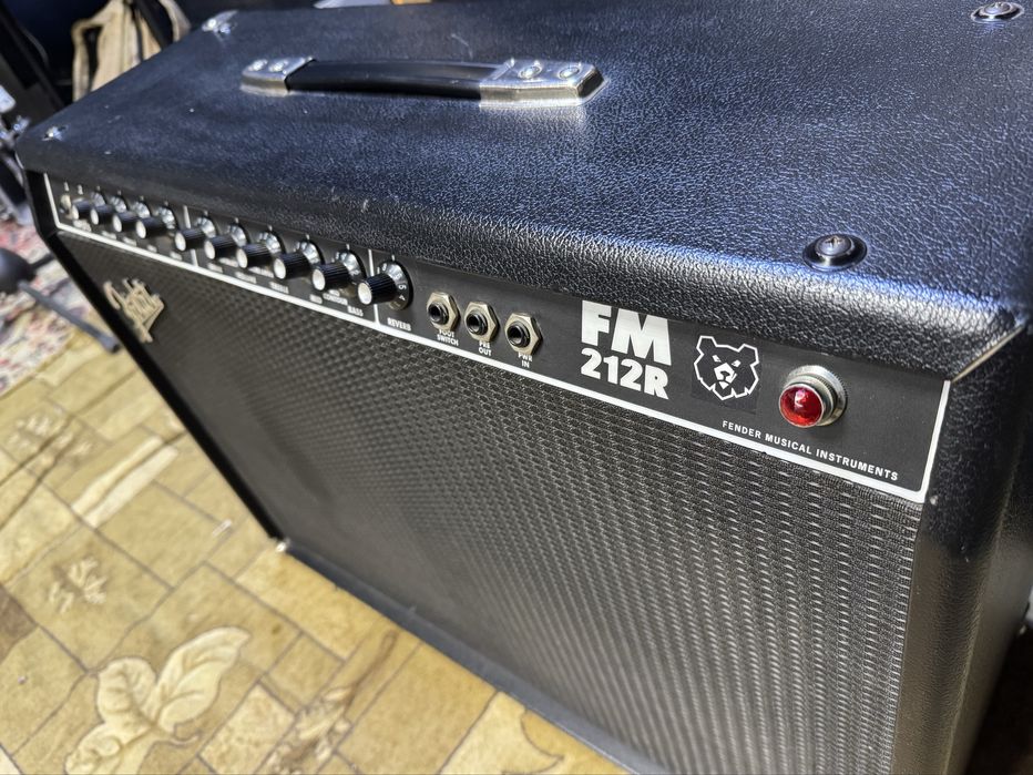 Продам Fender Frontman FM212R