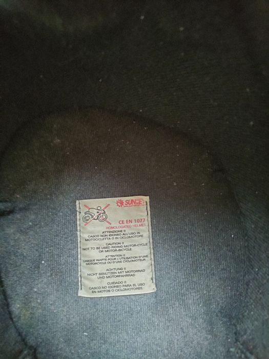 Дитячий шолом для зимових видів спорту