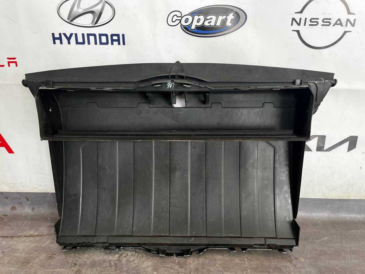 Повітропровід корпусу- Люверс Tesla Model X 1034850-00-Е