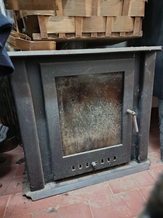 Salamandra a Lenha com Pés (Nunca Usados) – Vidro Grande