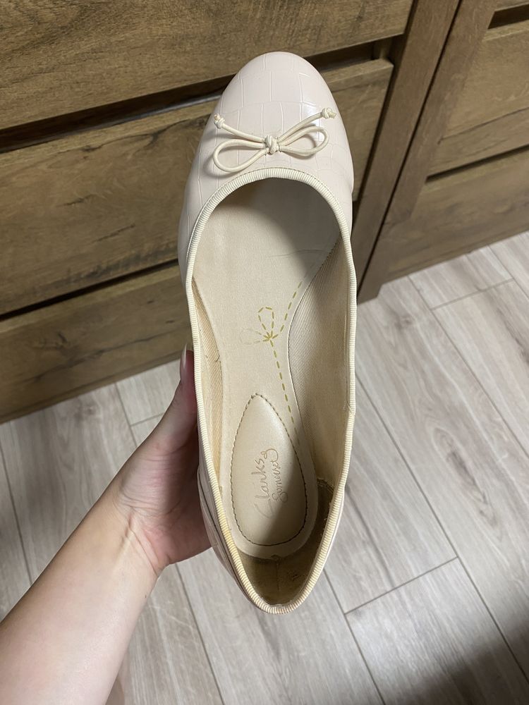 Продам балетки Clarks Couture Bloom Nude Pink у відмінному стані, 39 р