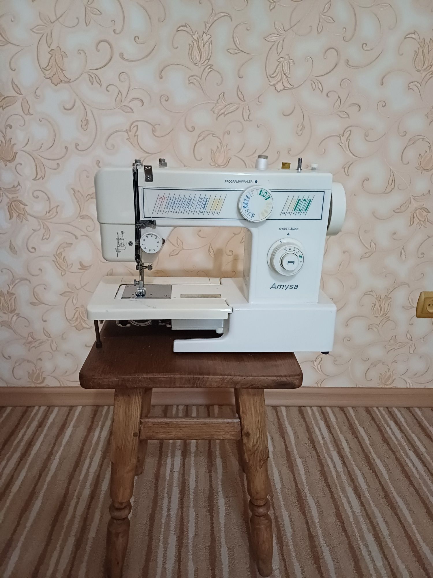 Швейная машина Amysa