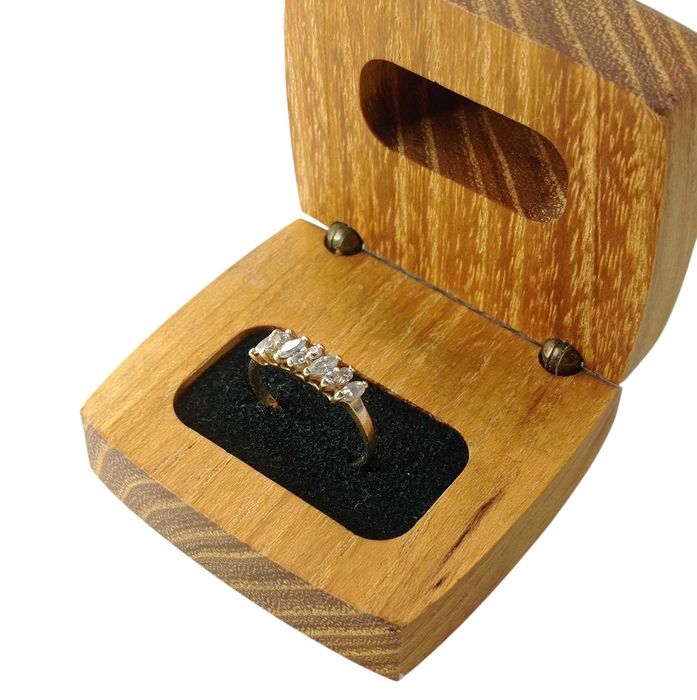 Złoty Pierścionek z cyrkonią 1,78G 12R