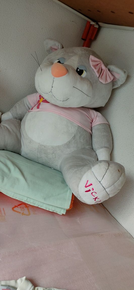 Urso de peluche e Boneca de trapos