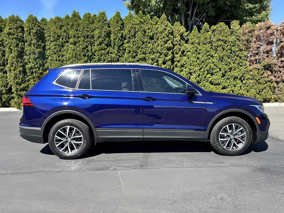 Volkswagen Tiguan      2022